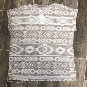 New Lularoe Leah Shirt